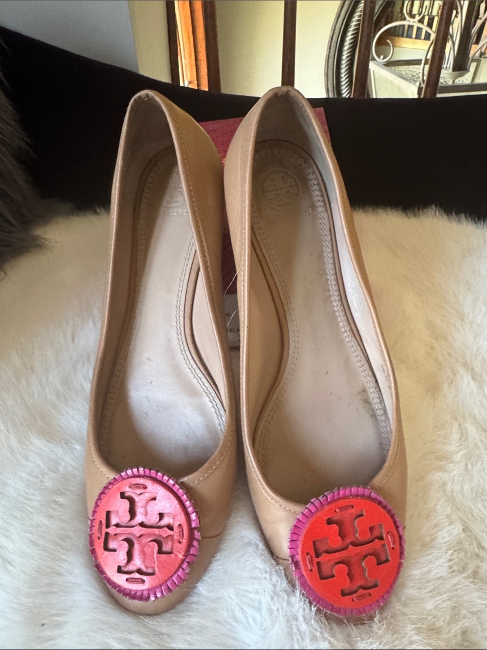Women's Beige Leather Ballet Flats with Red-Pink Emblem